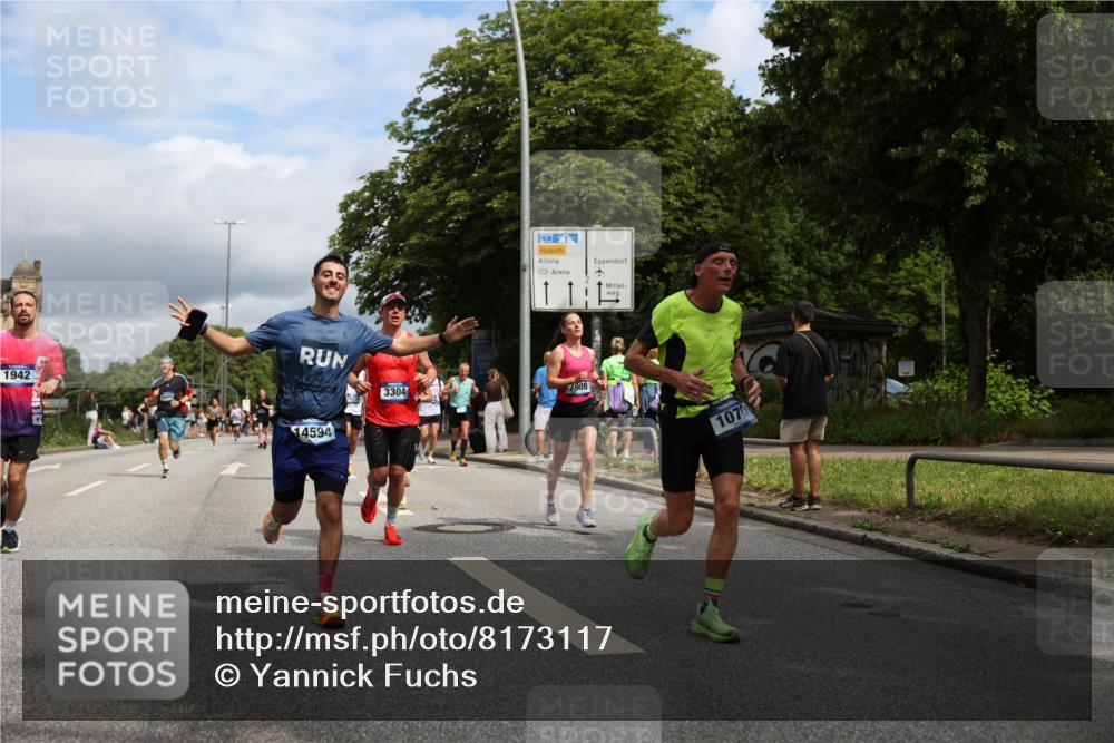 29.06.2025 - hella hamburg halbmarathon Yannick Fuchs http://msf.ph/oto/8173117 29.06.2025 10:41:26 20KM 1012, 1070, 1460, 1592, 1689, 1942, 2274, 2623, 3304, 4093, 5129, 5472, 5532, 5650, 5889, 6203, 6630, 7480, 7908, 8564, 8852, 9051, 9305, 10122, 10423, 11021, 11077, 11518, 12706, 12724, 13223, 13303, 14415, 14482, 14594, 15451, 15714, 15825, 15923, 15973, 16089, 16175, 16819, 17229, 17718, 17743, 17846, 18297, 18356, 19127 meine-sportfotos.de