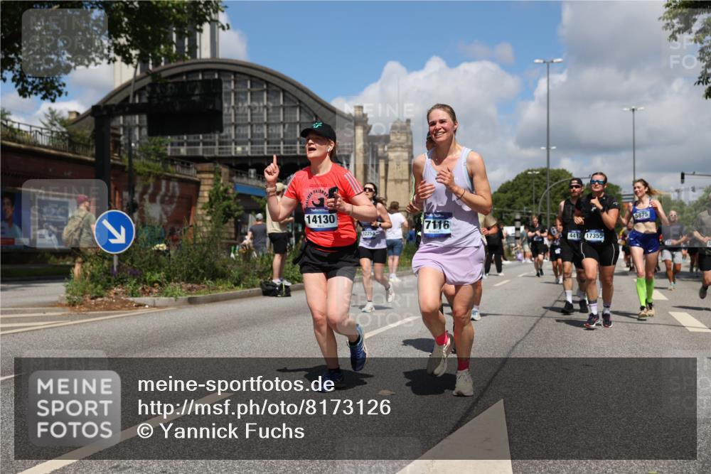 29.06.2025 - hella hamburg halbmarathon Yannick Fuchs http://msf.ph/oto/8173126 29.06.2025 11:38:20 20KM 1008, 1010, 1291, 1578, 2069, 2552, 2576, 3242, 3293, 4412, 4627, 4700, 4752, 5001, 5370, 5735, 5875, 5901, 6200, 6673, 6917, 6995, 7350, 7777, 7956, 8582, 8615, 9811, 10123, 10322, 10617, 10940, 11421, 11664, 11982, 12010, 12254, 12409, 12444, 13442, 13902, 14130, 14856, 15380, 15536, 15588, 15715, 15732, 15755, 16002, 16545, 17116, 17355, 17936, 17943, 18353, 18482, 18888, 18950 meine-sportfotos.de