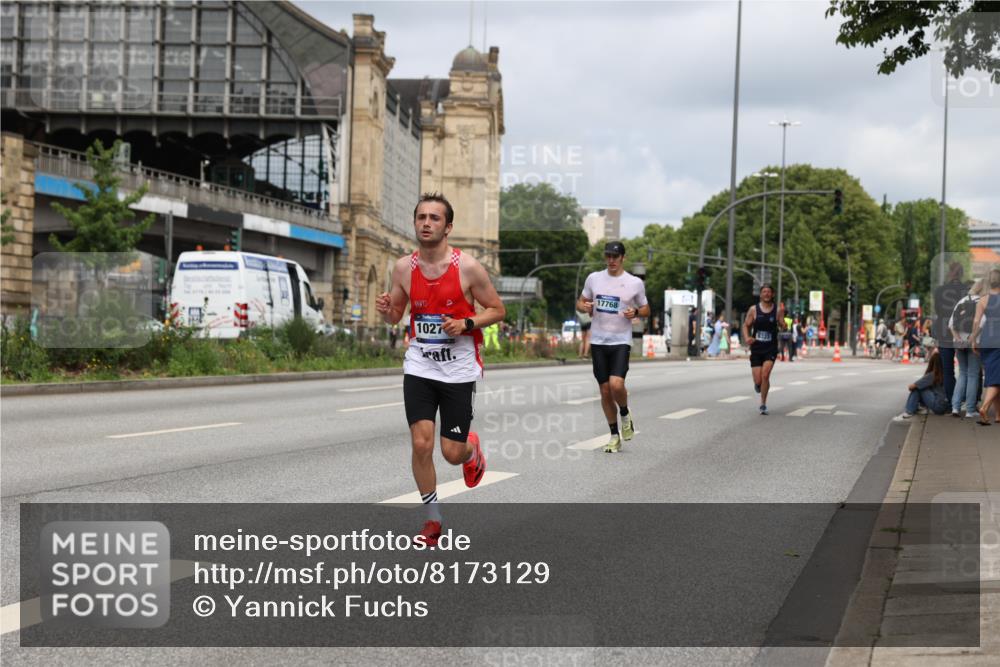 29.06.2025 - hella hamburg halbmarathon Yannick Fuchs http://msf.ph/oto/8173129 29.06.2025 10:25:18 20KM 2689, 3189, 5308, 8190, 8323, 9634, 10173, 10270, 12049, 12691, 15253, 15507, 16713, 17768 meine-sportfotos.de