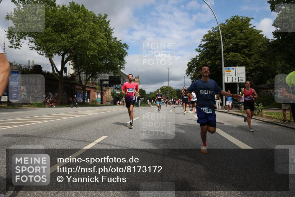 29.06.2025 - hella hamburg halbmarathon Yannick Fuchs http://msf.ph/oto/8173172 29.06.2025 10:41:27 20KM 1012, 1070, 1460, 1592, 1689, 1942, 2274, 3304, 4093, 5129, 5472, 5532, 5650, 5889, 6203, 6630, 7480, 7908, 8564, 8852, 9051, 9305, 10122, 10423, 11021, 11518, 12706, 12724, 13223, 13303, 14482, 14594, 15451, 15714, 15825, 15923, 15973, 16089, 16175, 16819, 17229, 17718, 17743, 17846, 18297, 18356, 19127 meine-sportfotos.de