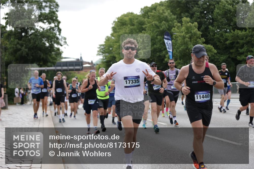 29.06.2025 - hella hamburg halbmarathon Jannik Wohlers http://msf.ph/oto/8173175 29.06.2025 10:21:53 Lombardsbrücke 1003, 1187, 1419, 1598, 2009, 2022, 2063, 2351, 2514, 3050, 3108, 3172, 3458, 3910, 3946, 4113, 4114, 4131, 4366, 4556, 4559, 4829, 4970, 5079, 5838, 6030, 6048, 6049, 6303, 6307, 6347, 6820, 6977, 7794, 8511, 8855, 8884, 8954, 9204, 9516, 10088, 10241, 10917, 11046, 11440, 12933, 13255, 13820, 14053, 14079, 14240, 14314, 14333, 14442, 14901, 14903, 14980, 15114, 15129, 15660, 16154, 16920, 17556, 17696, 18172, 18661, 19154 meine-sportfotos.de