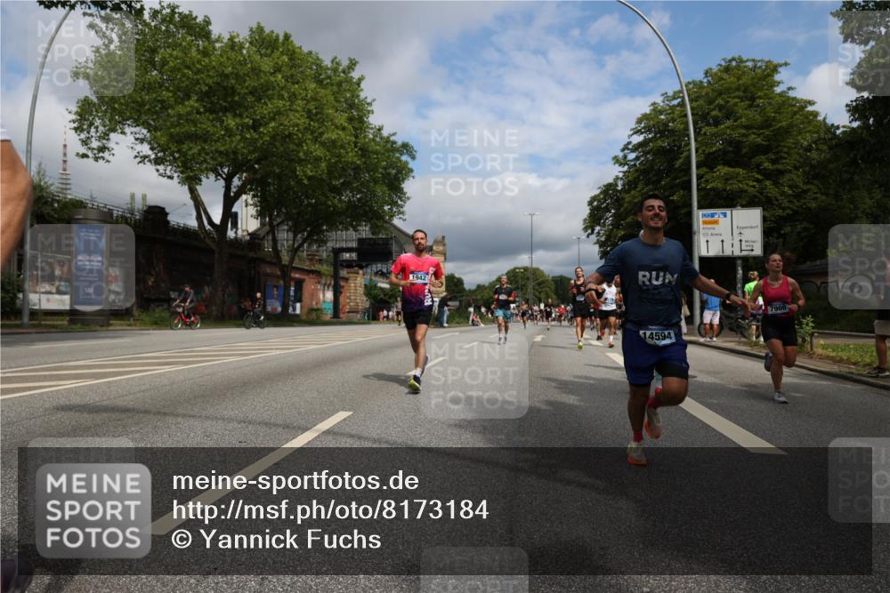 29.06.2025 - hella hamburg halbmarathon Yannick Fuchs http://msf.ph/oto/8173184 29.06.2025 10:41:27 20KM 1012, 1070, 1460, 1592, 1689, 1942, 2274, 3304, 4093, 5129, 5472, 5532, 5650, 5889, 6203, 6630, 7480, 7908, 8564, 8852, 9051, 9305, 10122, 10423, 11021, 11518, 12706, 12724, 13223, 13303, 14482, 14594, 15451, 15714, 15825, 15923, 15973, 16089, 16175, 16819, 17229, 17718, 17743, 17846, 18297, 18356, 19127 meine-sportfotos.de