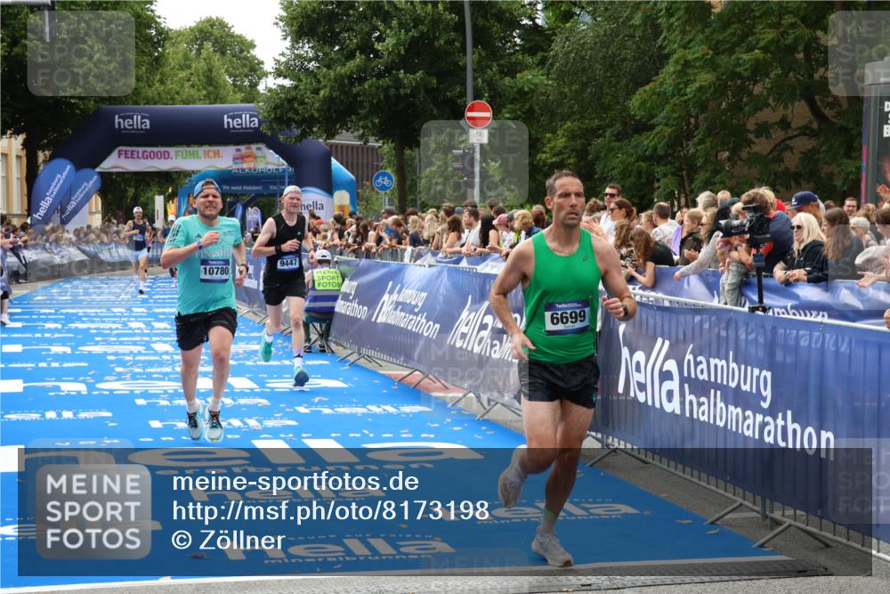 29.06.2025 - hella hamburg halbmarathon Zöllner http://msf.ph/oto/8173198 29.06.2025 10:23:54 Ziel 6699, 7963, 9447, 10780, 12360 meine-sportfotos.de