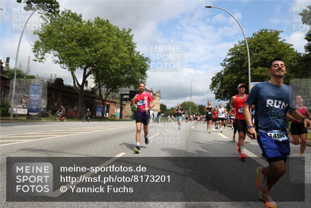 29.06.2025 - hella hamburg halbmarathon Yannick Fuchs http://msf.ph/oto/8173201 29.06.2025 10:41:27 20KM 1012, 1070, 1460, 1592, 1689, 1942, 2274, 3304, 4093, 5129, 5472, 5532, 5650, 5889, 6203, 6630, 7480, 7908, 8564, 8852, 9051, 9305, 10122, 10423, 11021, 11518, 12706, 12724, 13223, 13303, 14482, 14594, 15451, 15714, 15825, 15923, 15973, 16089, 16175, 16819, 17229, 17718, 17743, 17846, 18297, 18356, 19127 meine-sportfotos.de