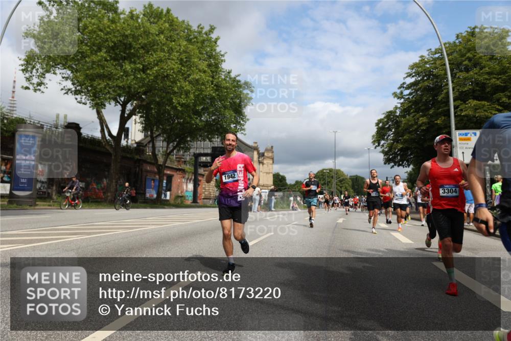 29.06.2025 - hella hamburg halbmarathon Yannick Fuchs http://msf.ph/oto/8173220 29.06.2025 10:41:27 20KM 1012, 1070, 1460, 1592, 1689, 1942, 2274, 3304, 4093, 5129, 5472, 5532, 5650, 5889, 6203, 6630, 7480, 7908, 8564, 8852, 9051, 9305, 10122, 10423, 11021, 11518, 12706, 12724, 13223, 13303, 14482, 14594, 15451, 15714, 15825, 15923, 15973, 16089, 16175, 16819, 17229, 17718, 17743, 17846, 18297, 18356, 19127 meine-sportfotos.de