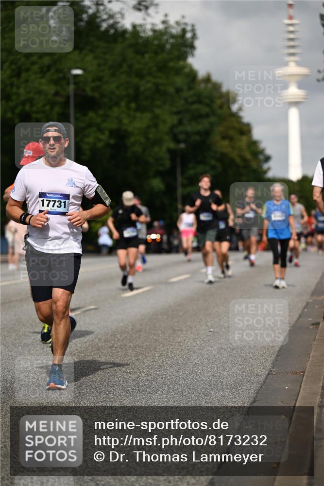 29.06.2025 - hella hamburg halbmarathon Dr. Thomas Lammeyer http://msf.ph/oto/8173232 29.06.2025 10:09:56 Kennedybrücke 1229, 1842, 2288, 3461, 4782, 4868, 5762, 7138, 7302, 8049, 8727, 8894, 8909, 9339, 9477, 9736, 9737, 9738, 9917, 10343, 10791, 10998 meine-sportfotos.de