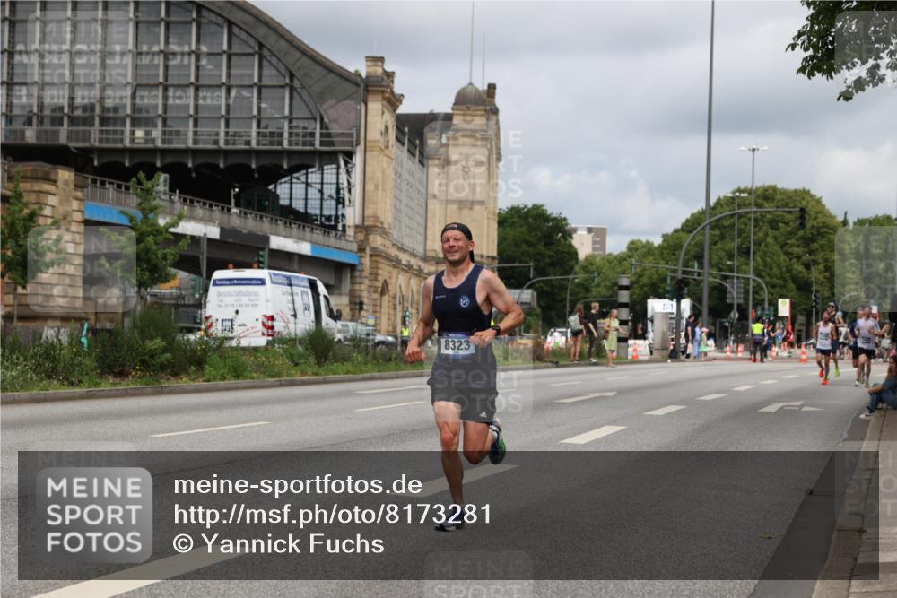 29.06.2025 - hella hamburg halbmarathon Yannick Fuchs http://msf.ph/oto/8173281 29.06.2025 10:25:22 20KM 2689, 5308, 8190, 8318, 8323, 9634, 10173, 10270, 12049, 12691, 15253, 15507, 16713, 17768 meine-sportfotos.de