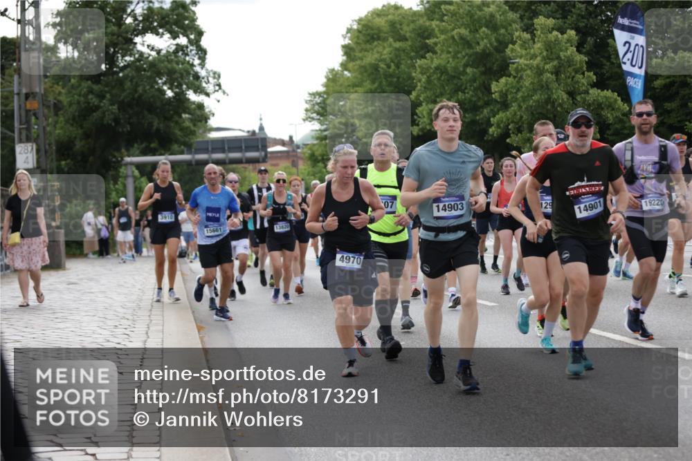 29.06.2025 - hella hamburg halbmarathon Jannik Wohlers http://msf.ph/oto/8173291 29.06.2025 10:21:55 Lombardsbrücke 1003, 1187, 1419, 1598, 2009, 2022, 2063, 2351, 2514, 3050, 3108, 3172, 3457, 3458, 3910, 3946, 4113, 4114, 4131, 4366, 4556, 4559, 4829, 4970, 5079, 5838, 6030, 6048, 6049, 6303, 6307, 6347, 6820, 6977, 7794, 8511, 8855, 8884, 8954, 9204, 9516, 10088, 10241, 10432, 10663, 10917, 11046, 11440, 12933, 13248, 13255, 13369, 13460, 13820, 14053, 14079, 14240, 14314, 14333, 14334, 14442, 14901, 14903, 14980, 15114, 15129, 15660, 17556, 18172, 18661, 19154 meine-sportfotos.de