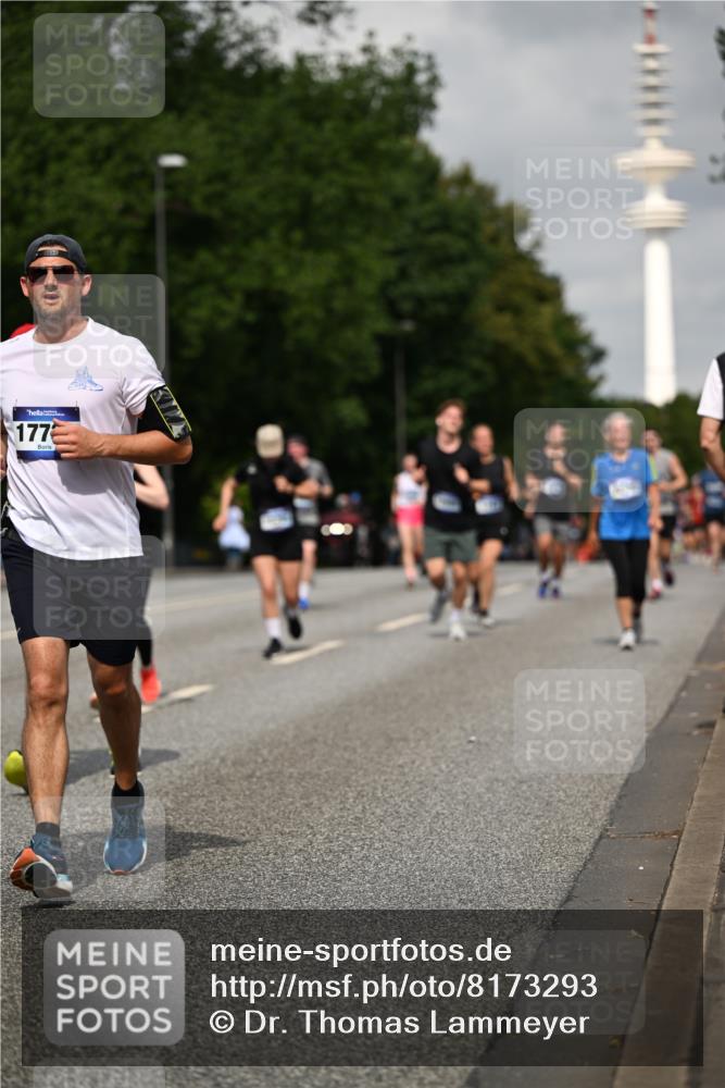 29.06.2025 - hella hamburg halbmarathon Dr. Thomas Lammeyer http://msf.ph/oto/8173293 29.06.2025 10:09:56 Kennedybrücke 1229, 1842, 2288, 3461, 4782, 4868, 5762, 7138, 7302, 8049, 8727, 8894, 8909, 9339, 9477, 9736, 9737, 9738, 9917, 10343, 10791, 10998 meine-sportfotos.de