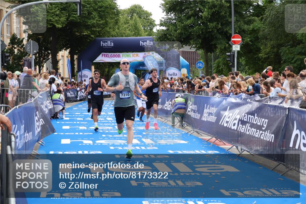 29.06.2025 - hella hamburg halbmarathon Zöllner http://msf.ph/oto/8173322 29.06.2025 10:36:57 Ziel 3959, 5307, 7310, 11620, 13141, 14691, 15939, 18384 meine-sportfotos.de