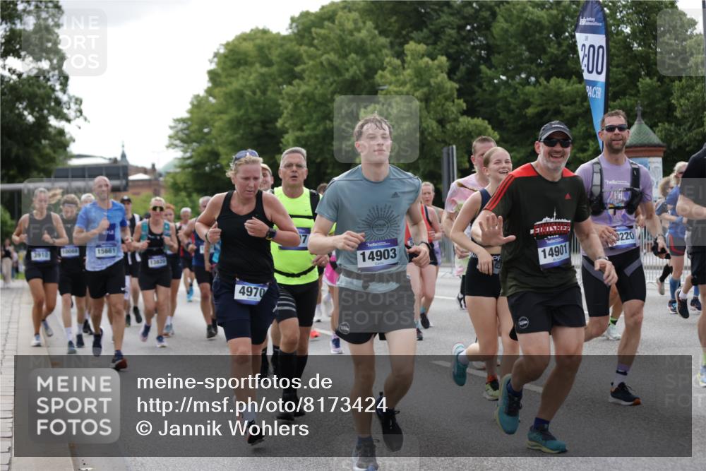 29.06.2025 - hella hamburg halbmarathon Jannik Wohlers http://msf.ph/oto/8173424 29.06.2025 10:21:55 Lombardsbrücke 1003, 1187, 1419, 1598, 2009, 2022, 2063, 2351, 2514, 3050, 3108, 3172, 3457, 3458, 3910, 3946, 4113, 4114, 4131, 4366, 4556, 4559, 4829, 4970, 5079, 5838, 6030, 6048, 6049, 6303, 6307, 6347, 6820, 6977, 7794, 8511, 8855, 8884, 8954, 9204, 9516, 10088, 10241, 10432, 10663, 10917, 11046, 11440, 12933, 13248, 13255, 13369, 13460, 13820, 14053, 14079, 14240, 14314, 14333, 14334, 14442, 14901, 14903, 14980, 15114, 15129, 15660, 17556, 18172, 18661, 19154 meine-sportfotos.de