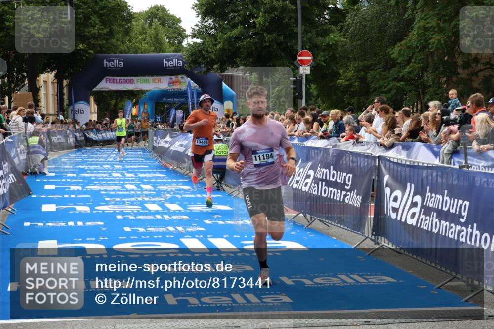 29.06.2025 - hella hamburg halbmarathon Zöllner http://msf.ph/oto/8173441 29.06.2025 10:24:03 Ziel 11194, 13440, 14753 meine-sportfotos.de