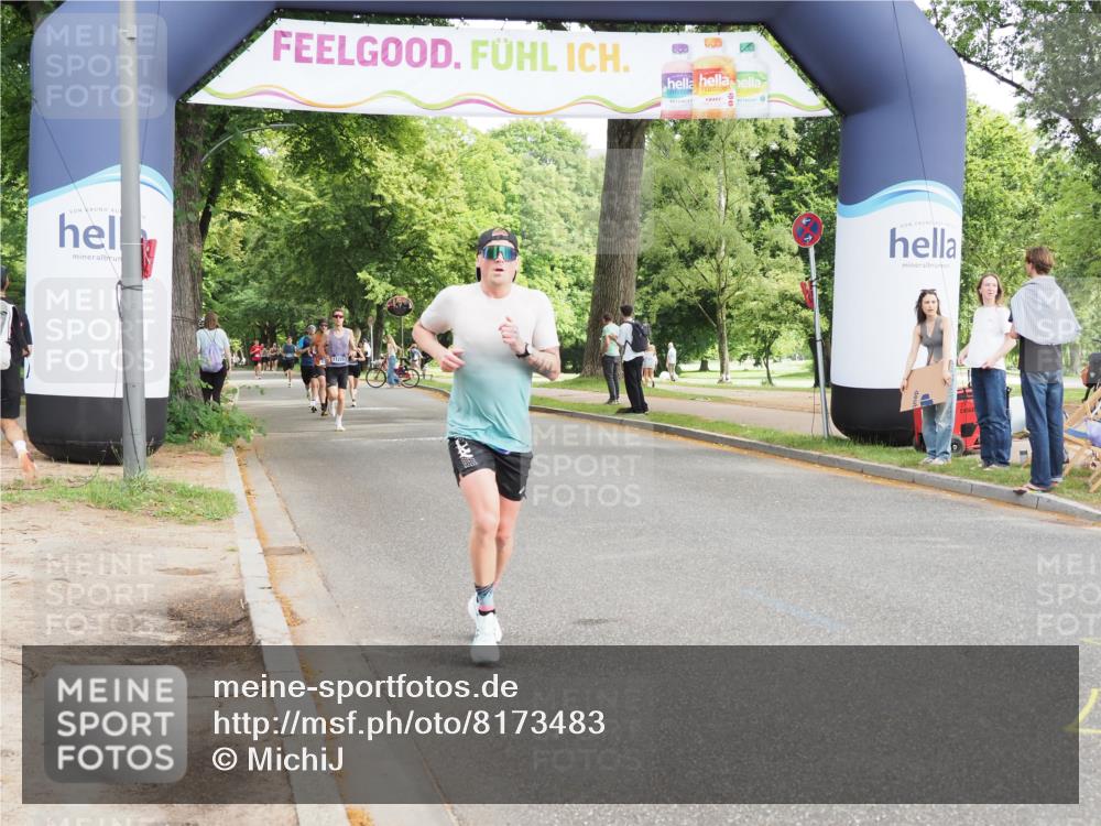 29.06.2025 - hella hamburg halbmarathon MichiJ http://msf.ph/oto/8173483 29.06.2025 10:15:37 Zwischen KM18-KM19 1271, 11994, 17003 meine-sportfotos.de