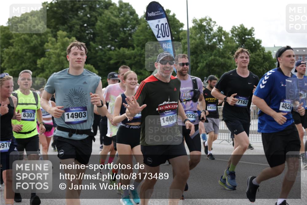29.06.2025 - hella hamburg halbmarathon Jannik Wohlers http://msf.ph/oto/8173489 29.06.2025 10:21:56 Lombardsbrücke 1187, 1419, 1598, 2009, 2022, 2063, 2351, 2514, 3050, 3108, 3172, 3457, 3458, 3910, 3946, 4113, 4114, 4131, 4366, 4556, 4559, 4829, 4970, 5079, 5838, 6030, 6048, 6049, 6303, 6307, 6347, 6820, 6977, 7097, 7794, 8511, 8855, 8884, 8954, 9204, 9516, 10088, 10241, 10432, 10663, 10917, 10961, 11046, 11440, 12933, 13248, 13255, 13369, 13460, 13820, 14079, 14240, 14314, 14333, 14334, 14442, 14901, 14903, 14980, 15114, 15129, 15660, 17556, 19154 meine-sportfotos.de