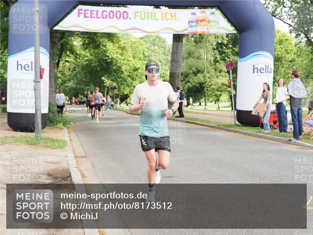 29.06.2025 - hella hamburg halbmarathon MichiJ http://msf.ph/oto/8173512 29.06.2025 10:15:38 Zwischen KM18-KM19 1271, 17003 meine-sportfotos.de