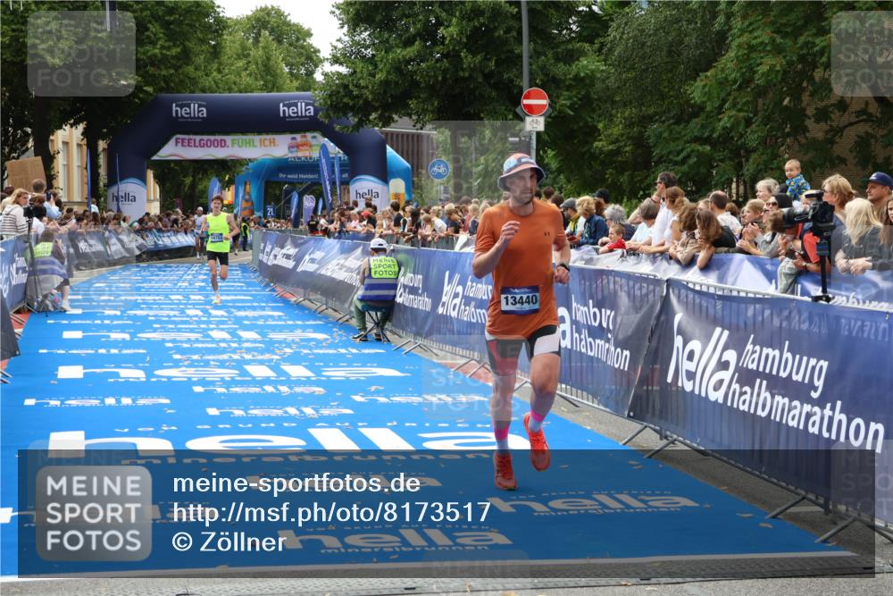 29.06.2025 - hella hamburg halbmarathon Zöllner http://msf.ph/oto/8173517 29.06.2025 10:24:04 Ziel 11194, 13440, 14753 meine-sportfotos.de