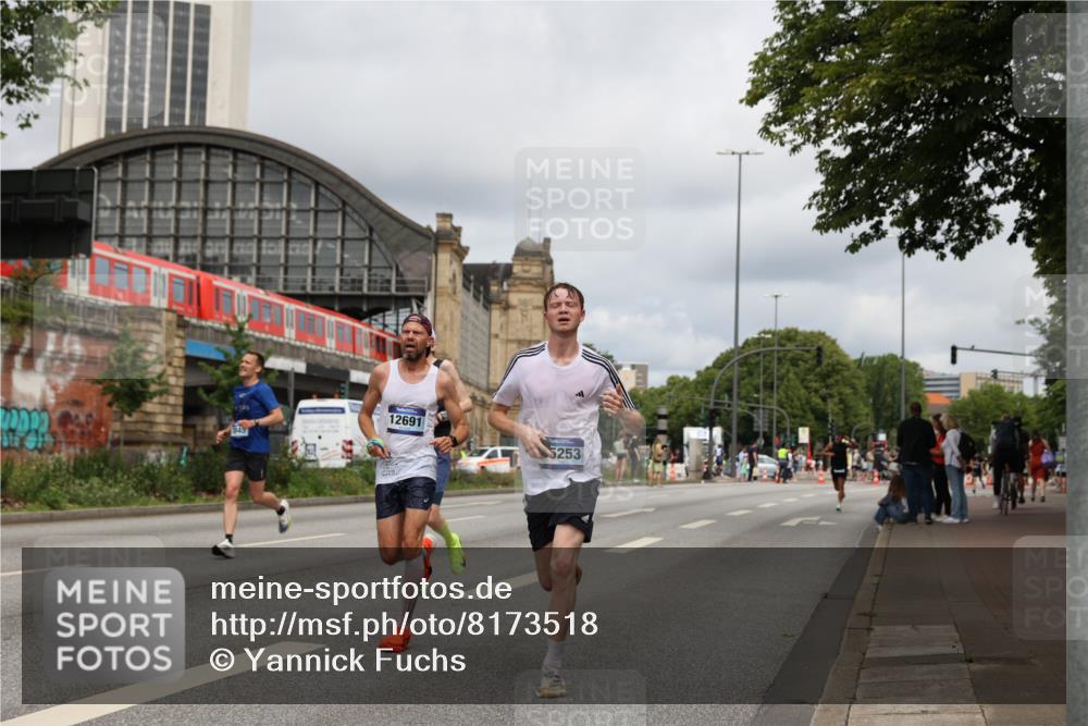 29.06.2025 - hella hamburg halbmarathon Yannick Fuchs http://msf.ph/oto/8173518 29.06.2025 10:25:31 20KM 3379, 3845, 7055, 7481, 8318, 8323, 9381, 12049, 12691, 15253, 17322, 18235 meine-sportfotos.de
