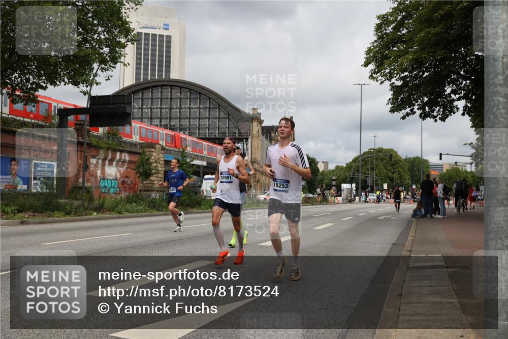 29.06.2025 - hella hamburg halbmarathon Yannick Fuchs http://msf.ph/oto/8173524 29.06.2025 10:25:32 20KM 2851, 3379, 3845, 7055, 7481, 8318, 8323, 9381, 12049, 12691, 15253, 17322, 18235, 18871 meine-sportfotos.de