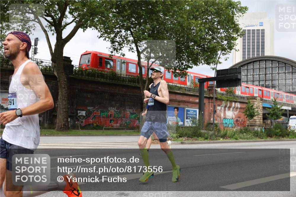 29.06.2025 - hella hamburg halbmarathon Yannick Fuchs http://msf.ph/oto/8173556 29.06.2025 10:25:33 20KM 2460, 2851, 3379, 3845, 7055, 7481, 8318, 9381, 12049, 12691, 15253, 17322, 18235, 18871 meine-sportfotos.de