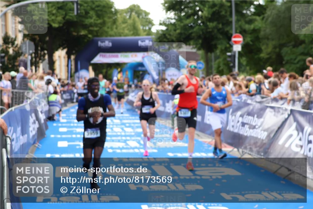 29.06.2025 - hella hamburg halbmarathon Zöllner http://msf.ph/oto/8173569 29.06.2025 10:37:01 Ziel 1385, 1411, 3959, 5307, 5315, 11620, 14691, 15261, 17024, 17125, 18384 meine-sportfotos.de