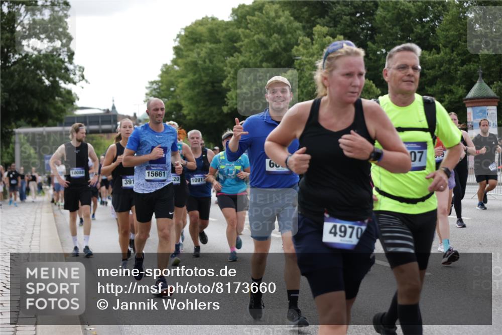 29.06.2025 - hella hamburg halbmarathon Jannik Wohlers http://msf.ph/oto/8173660 29.06.2025 10:21:57 Lombardsbrücke 1187, 1419, 1598, 2009, 2022, 2063, 2351, 2514, 3108, 3457, 3511, 3910, 3946, 4113, 4114, 4131, 4366, 4556, 4559, 4829, 4969, 4970, 5079, 5838, 6030, 6048, 6049, 6303, 6307, 6347, 6820, 6826, 6977, 7097, 7794, 8511, 8855, 8884, 8954, 9204, 9516, 10088, 10241, 10432, 10663, 10917, 10961, 11046, 11440, 12933, 13248, 13255, 13369, 13460, 13820, 14079, 14240, 14314, 14333, 14334, 14442, 14901, 14903, 14980, 15114, 15129, 17556, 19154 meine-sportfotos.de
