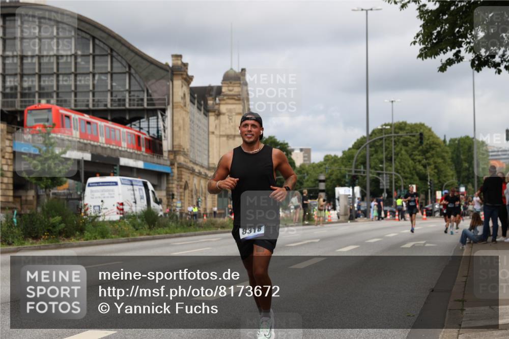 29.06.2025 - hella hamburg halbmarathon Yannick Fuchs http://msf.ph/oto/8173672 29.06.2025 10:25:38 20KM 2460, 2851, 3379, 3845, 7055, 7481, 8318, 9381, 11413, 12049, 12691, 15253, 17322, 18235, 18871 meine-sportfotos.de