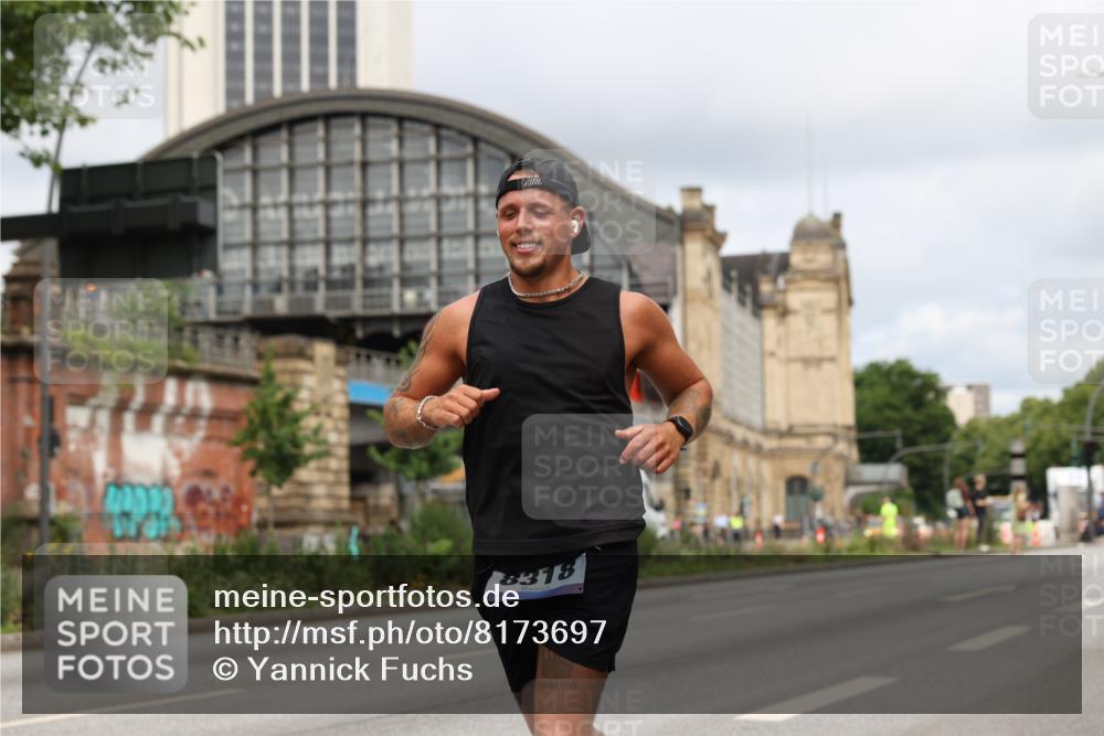 29.06.2025 - hella hamburg halbmarathon Yannick Fuchs http://msf.ph/oto/8173697 29.06.2025 10:25:39 20KM 2460, 2851, 3379, 3845, 7055, 7481, 8318, 9381, 11413, 12049, 12691, 15253, 17322, 18177, 18235, 18871 meine-sportfotos.de