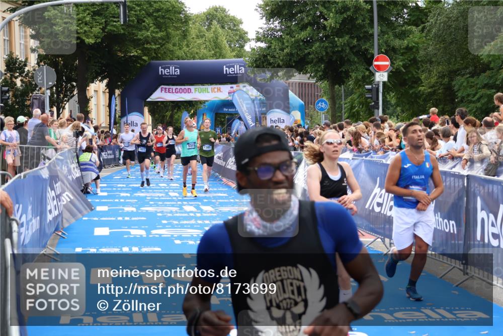 29.06.2025 - hella hamburg halbmarathon Zöllner http://msf.ph/oto/8173699 29.06.2025 10:37:03 Ziel 1385, 1411, 3959, 5307, 5315, 6123, 6458, 10738, 11120, 11620, 14691, 15261, 15410, 16992, 17024, 17125 meine-sportfotos.de