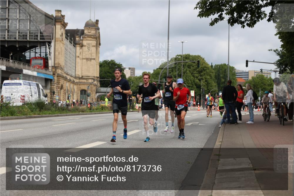 29.06.2025 - hella hamburg halbmarathon Yannick Fuchs http://msf.ph/oto/8173736 29.06.2025 10:25:45 20KM 2460, 2851, 3379, 3845, 5826, 7055, 7481, 7880, 8318, 9381, 11413, 13754, 16508, 17322, 18177, 18235, 18871 meine-sportfotos.de