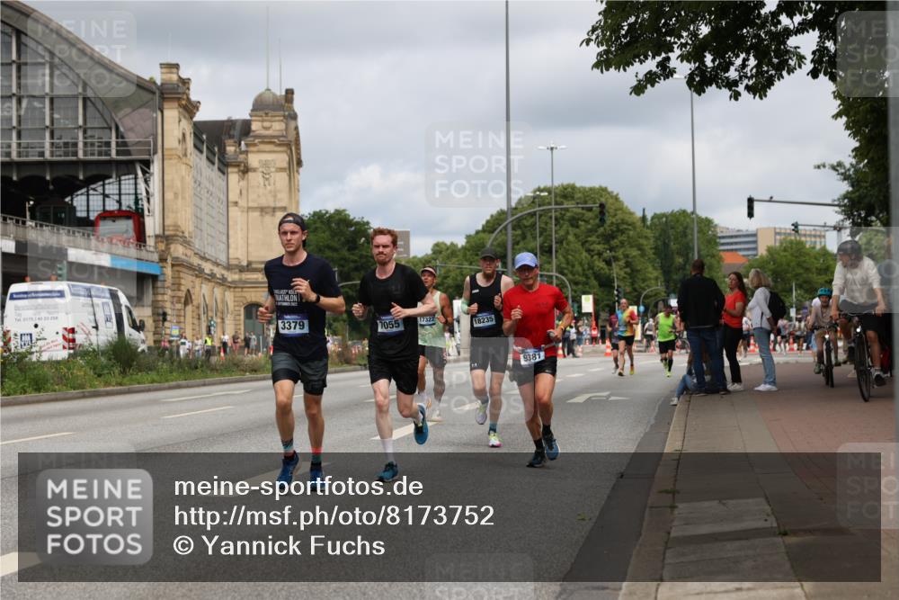 29.06.2025 - hella hamburg halbmarathon Yannick Fuchs http://msf.ph/oto/8173752 29.06.2025 10:25:45 20KM 2460, 2851, 3379, 3845, 5826, 7055, 7481, 7880, 8318, 9381, 11413, 13754, 16508, 17322, 18177, 18235, 18871 meine-sportfotos.de
