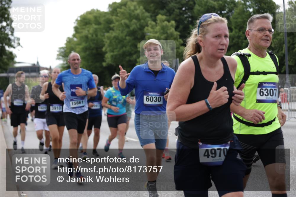 29.06.2025 - hella hamburg halbmarathon Jannik Wohlers http://msf.ph/oto/8173757 29.06.2025 10:21:57 Lombardsbrücke 1187, 1419, 1598, 2009, 2022, 2063, 2351, 2514, 3108, 3457, 3511, 3910, 3946, 4113, 4114, 4131, 4366, 4556, 4559, 4829, 4969, 4970, 5079, 5838, 6030, 6048, 6049, 6303, 6307, 6347, 6820, 6826, 6977, 7097, 7794, 8511, 8855, 8884, 8954, 9204, 9516, 10088, 10241, 10432, 10663, 10917, 10961, 11046, 11440, 12933, 13248, 13255, 13369, 13460, 13820, 14079, 14240, 14314, 14333, 14334, 14442, 14901, 14903, 14980, 15114, 15129, 17556, 19154 meine-sportfotos.de
