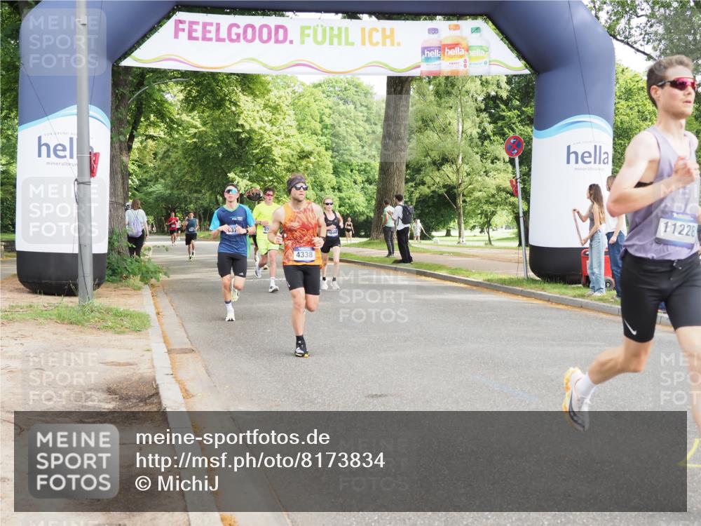 29.06.2025 - hella hamburg halbmarathon MichiJ http://msf.ph/oto/8173834 29.06.2025 10:15:42 Zwischen KM18-KM19 4338, 8376, 9767, 11228, 17003 meine-sportfotos.de