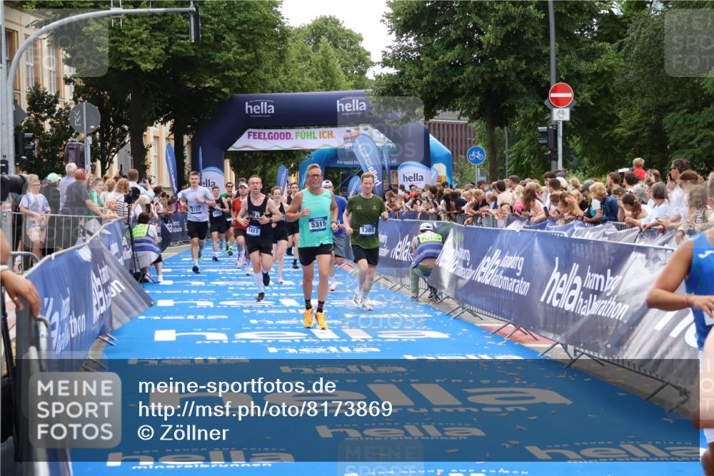 29.06.2025 - hella hamburg halbmarathon Zöllner http://msf.ph/oto/8173869 29.06.2025 10:37:05 Ziel 1385, 1411, 5315, 6123, 6458, 10738, 11120, 11620, 15261, 15410, 16992, 17024, 17125, 17658 meine-sportfotos.de