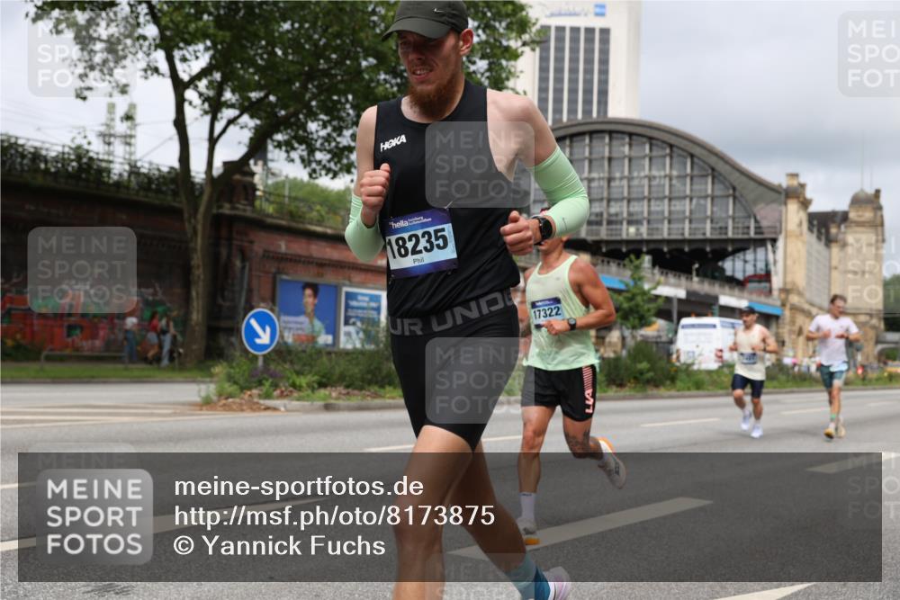 29.06.2025 - hella hamburg halbmarathon Yannick Fuchs http://msf.ph/oto/8173875 29.06.2025 10:25:49 20KM 2460, 2851, 3379, 3845, 5826, 7055, 7481, 7880, 8318, 9381, 10017, 11413, 13754, 16508, 17322, 18177, 18235, 18871 meine-sportfotos.de