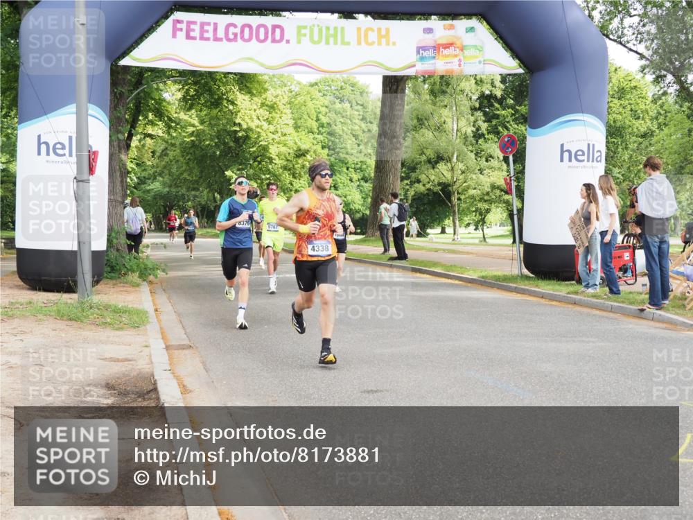 29.06.2025 - hella hamburg halbmarathon MichiJ http://msf.ph/oto/8173881 29.06.2025 10:15:42 Zwischen KM18-KM19 4338, 8376, 9767, 11228, 17003 meine-sportfotos.de