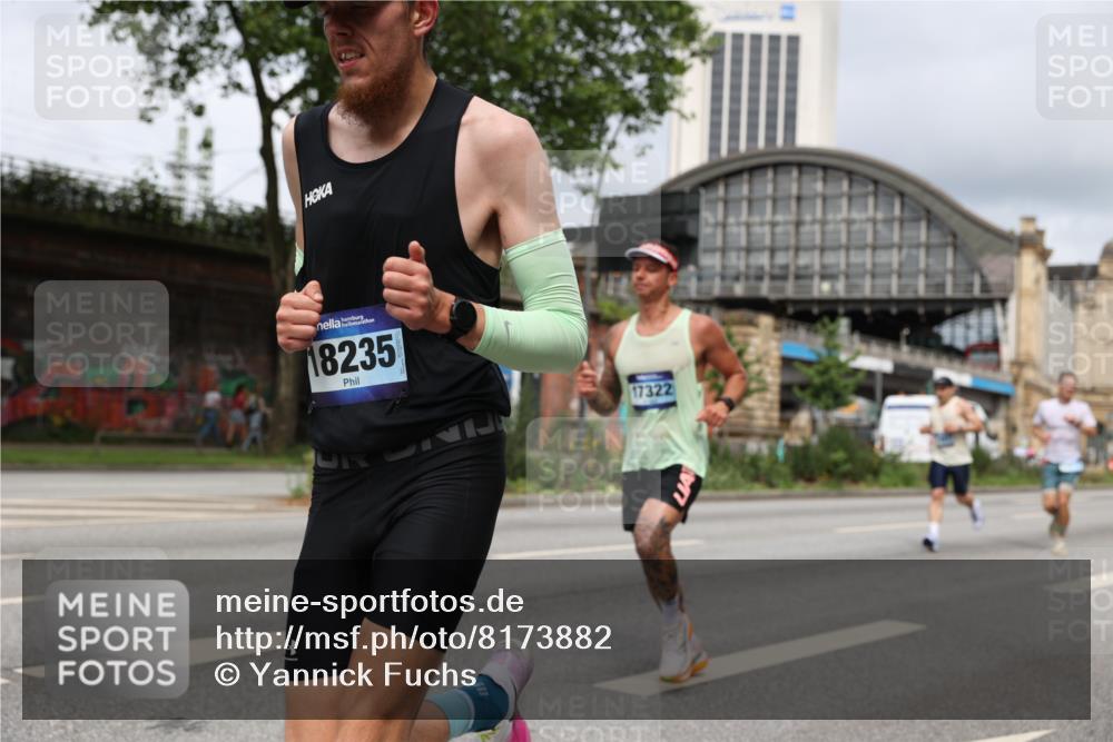 29.06.2025 - hella hamburg halbmarathon Yannick Fuchs http://msf.ph/oto/8173882 29.06.2025 10:25:49 20KM 2460, 2851, 3379, 3845, 5826, 7055, 7481, 7880, 8318, 9381, 10017, 11413, 13754, 16508, 17322, 18177, 18235, 18871 meine-sportfotos.de