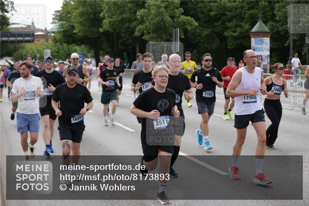 29.06.2025 - hella hamburg halbmarathon Jannik Wohlers http://msf.ph/oto/8173893 29.06.2025 10:22:08 Lombardsbrücke 1187, 1598, 2294, 2351, 2479, 2886, 3108, 3430, 3457, 3511, 3600, 3601, 3910, 3946, 4131, 4556, 4559, 4969, 5079, 5343, 5798, 5838, 6030, 6048, 6049, 6303, 6347, 6820, 6826, 6899, 7097, 7188, 7190, 7276, 7529, 7794, 7925, 8355, 8511, 8855, 8931, 9204, 9256, 9392, 9598, 10065, 10086, 10241, 10432, 10573, 10663, 10902, 10917, 10961, 11046, 11665, 12592, 12933, 13248, 13369, 13460, 13472, 13820, 13963, 14079, 14240, 14314, 14333, 14334, 14633, 14906, 14980, 15114 meine-sportfotos.de