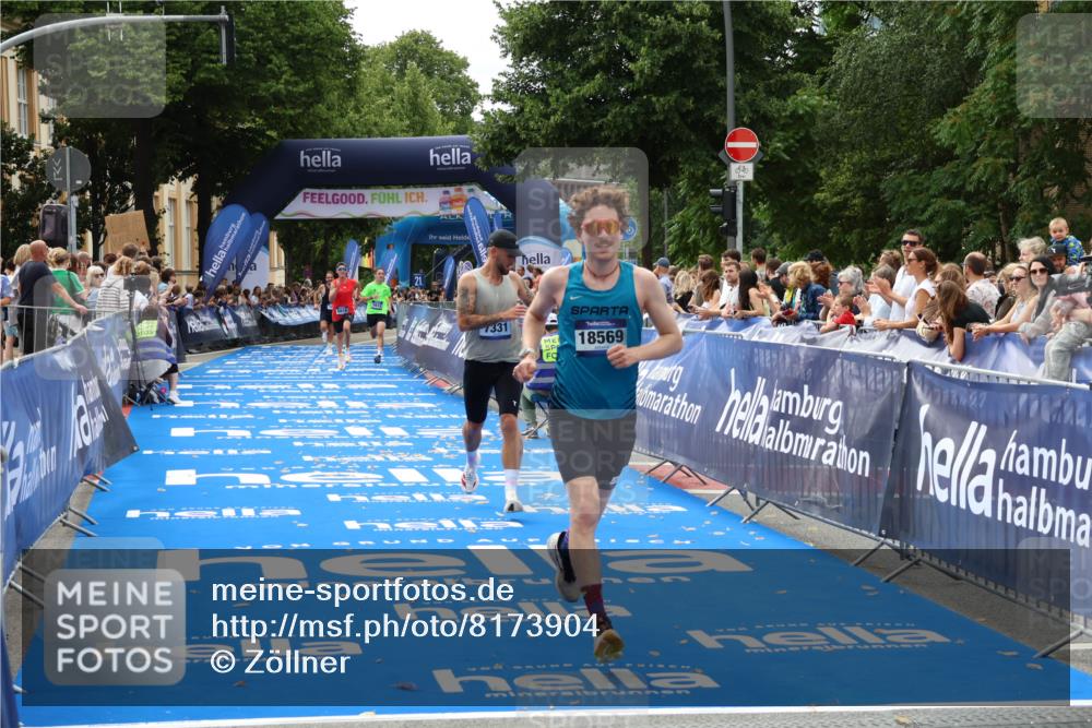 29.06.2025 - hella hamburg halbmarathon Zöllner http://msf.ph/oto/8173904 29.06.2025 10:24:18 Ziel 5612, 6816, 7331, 18569 meine-sportfotos.de