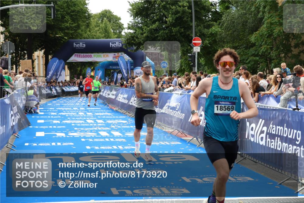 29.06.2025 - hella hamburg halbmarathon Zöllner http://msf.ph/oto/8173920 29.06.2025 10:24:19 Ziel 5612, 6816, 7331, 18569, 18695 meine-sportfotos.de