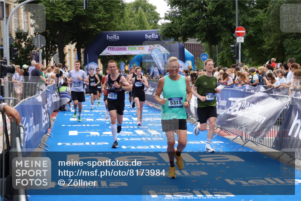 29.06.2025 - hella hamburg halbmarathon Zöllner http://msf.ph/oto/8173984 29.06.2025 10:37:07 Ziel 1385, 1411, 5315, 6123, 6458, 7482, 9178, 10738, 11120, 15261, 15410, 16992, 17024, 17125, 17658 meine-sportfotos.de