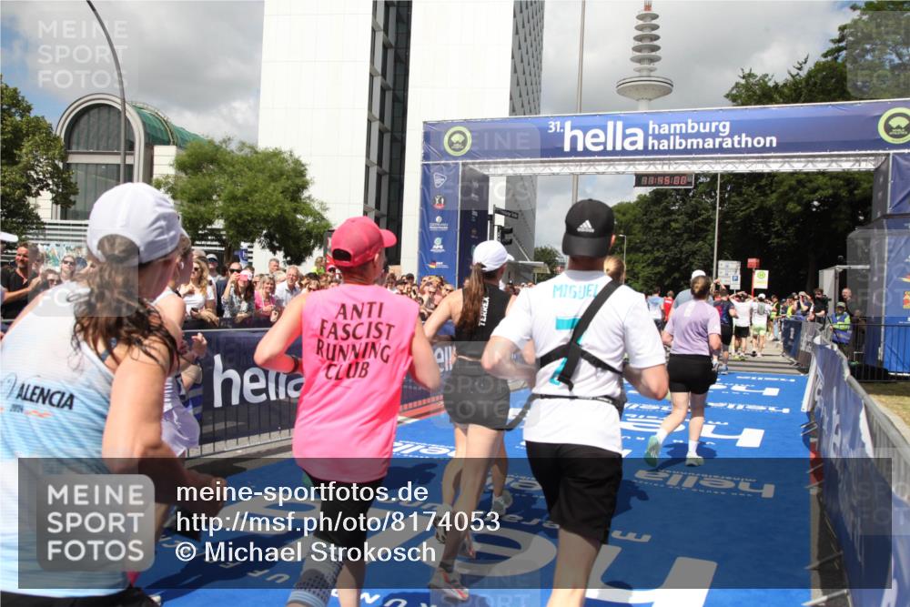 29.06.2025 - hella hamburg halbmarathon Michael Strokosch http://msf.ph/oto/8174053 29.06.2025 11:44:58 Ziel 1008, 1010, 1314, 4329, 4483, 4627, 7205, 7206, 8792, 11421, 12660, 12661, 14163, 15101, 15106, 15852, 17116, 18544, 18782 meine-sportfotos.de