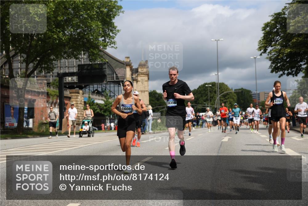 29.06.2025 - hella hamburg halbmarathon Yannick Fuchs http://msf.ph/oto/8174124 29.06.2025 10:41:35 20KM 51, 1012, 1460, 1592, 2274, 2839, 2864, 2869, 3304, 3976, 4093, 4377, 5129, 5532, 5650, 5889, 6134, 6168, 6203, 6630, 6716, 7480, 7908, 7962, 8564, 8693, 8852, 9051, 9305, 10122, 10423, 11021, 11518, 12679, 12706, 12724, 13223, 13303, 14482, 15350, 15451, 15714, 15923, 15973, 16089, 16175, 16819, 17172, 17229, 17743, 17846, 18297, 18356, 18856, 19127 meine-sportfotos.de
