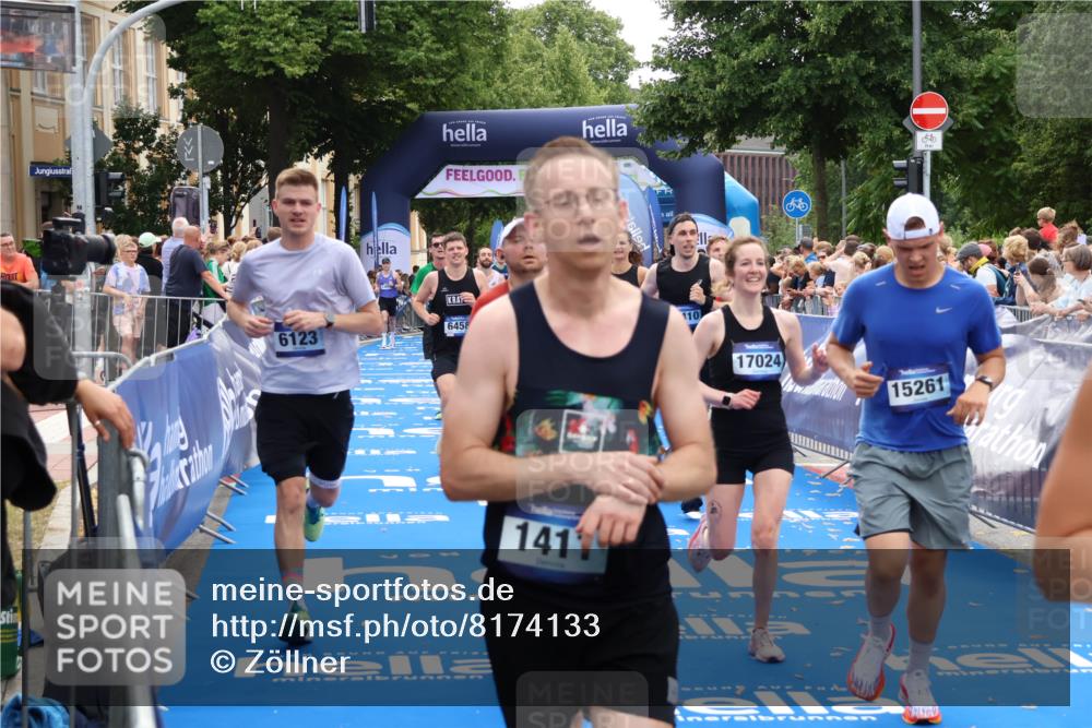 29.06.2025 - hella hamburg halbmarathon Zöllner http://msf.ph/oto/8174133 29.06.2025 10:37:09 Ziel 1385, 1411, 5923, 6123, 6458, 7482, 8362, 9178, 10738, 11120, 15261, 15410, 16992, 17024, 17125, 17658 meine-sportfotos.de