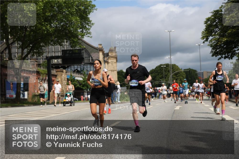 29.06.2025 - hella hamburg halbmarathon Yannick Fuchs http://msf.ph/oto/8174176 29.06.2025 10:41:35 20KM 51, 1012, 1460, 1592, 2274, 2839, 2864, 2869, 3304, 3976, 4093, 4377, 5129, 5532, 5650, 5889, 6134, 6168, 6203, 6630, 6716, 7480, 7908, 7962, 8564, 8693, 8852, 9051, 9305, 10122, 10423, 11021, 11518, 12679, 12706, 12724, 13223, 13303, 14482, 15350, 15451, 15714, 15923, 15973, 16089, 16175, 16819, 17172, 17229, 17743, 17846, 18297, 18356, 18856, 19127 meine-sportfotos.de