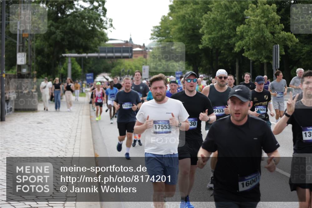 29.06.2025 - hella hamburg halbmarathon Jannik Wohlers http://msf.ph/oto/8174201 29.06.2025 10:22:09 Lombardsbrücke 1187, 1598, 2294, 2351, 2479, 2886, 3430, 3457, 3511, 3600, 3601, 3910, 3946, 4131, 4556, 4559, 4969, 5079, 5343, 5798, 5838, 6030, 6048, 6049, 6303, 6347, 6820, 6826, 6899, 7097, 7188, 7190, 7276, 7529, 7794, 7925, 8355, 8511, 8855, 8931, 9204, 9256, 9392, 9598, 10065, 10086, 10241, 10432, 10573, 10663, 10902, 10917, 10961, 11046, 11665, 12592, 13248, 13369, 13460, 13472, 13820, 13963, 14079, 14240, 14314, 14334, 14633, 14906, 14980, 15114, 15870 meine-sportfotos.de