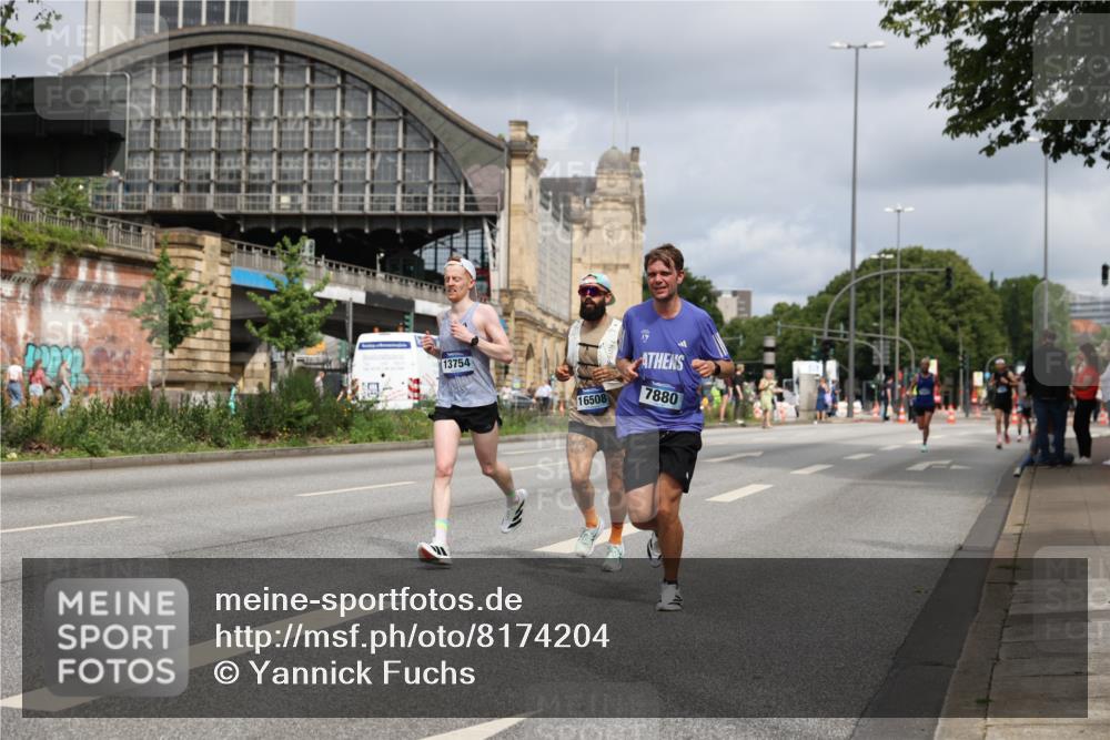 29.06.2025 - hella hamburg halbmarathon Yannick Fuchs http://msf.ph/oto/8174204 29.06.2025 10:26:02 20KM 2460, 2851, 5826, 7880, 9508, 10017, 10298, 11413, 11857, 13754, 14548, 16508, 18177, 18871, 19118 meine-sportfotos.de