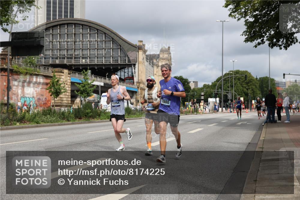 29.06.2025 - hella hamburg halbmarathon Yannick Fuchs http://msf.ph/oto/8174225 29.06.2025 10:26:02 20KM 2460, 2851, 5826, 7880, 9508, 10017, 10298, 11413, 11857, 13754, 14548, 16508, 18177, 18871, 19118 meine-sportfotos.de