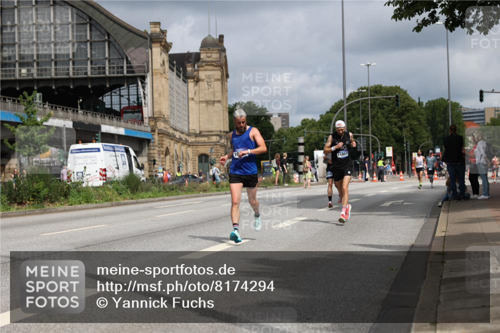 29.06.2025 - hella hamburg halbmarathon Yannick Fuchs http://msf.ph/oto/8174294 29.06.2025 10:26:07 20KM 3201, 5826, 7880, 9508, 10017, 10298, 10929, 11857, 12232, 13754, 14548, 15835, 16508, 18177, 19118 meine-sportfotos.de