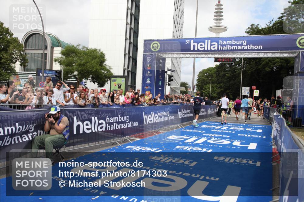 29.06.2025 - hella hamburg halbmarathon Michael Strokosch http://msf.ph/oto/8174303 29.06.2025 10:37:56 Ziel 2196, 2404, 3480, 3530, 9171, 13148, 18103, 18276, 18277, 18529 meine-sportfotos.de
