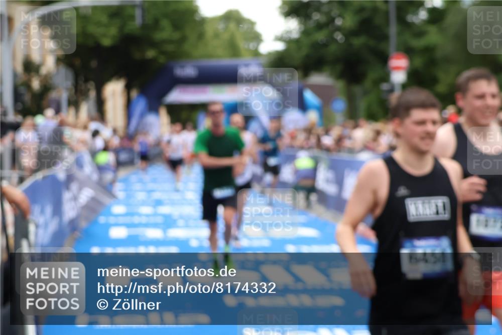 29.06.2025 - hella hamburg halbmarathon Zöllner http://msf.ph/oto/8174332 29.06.2025 10:37:12 Ziel 5923, 6458, 7482, 8362, 9178, 10190, 10738, 11120, 11423, 13972, 15178, 15410, 16992, 17137, 17658 meine-sportfotos.de